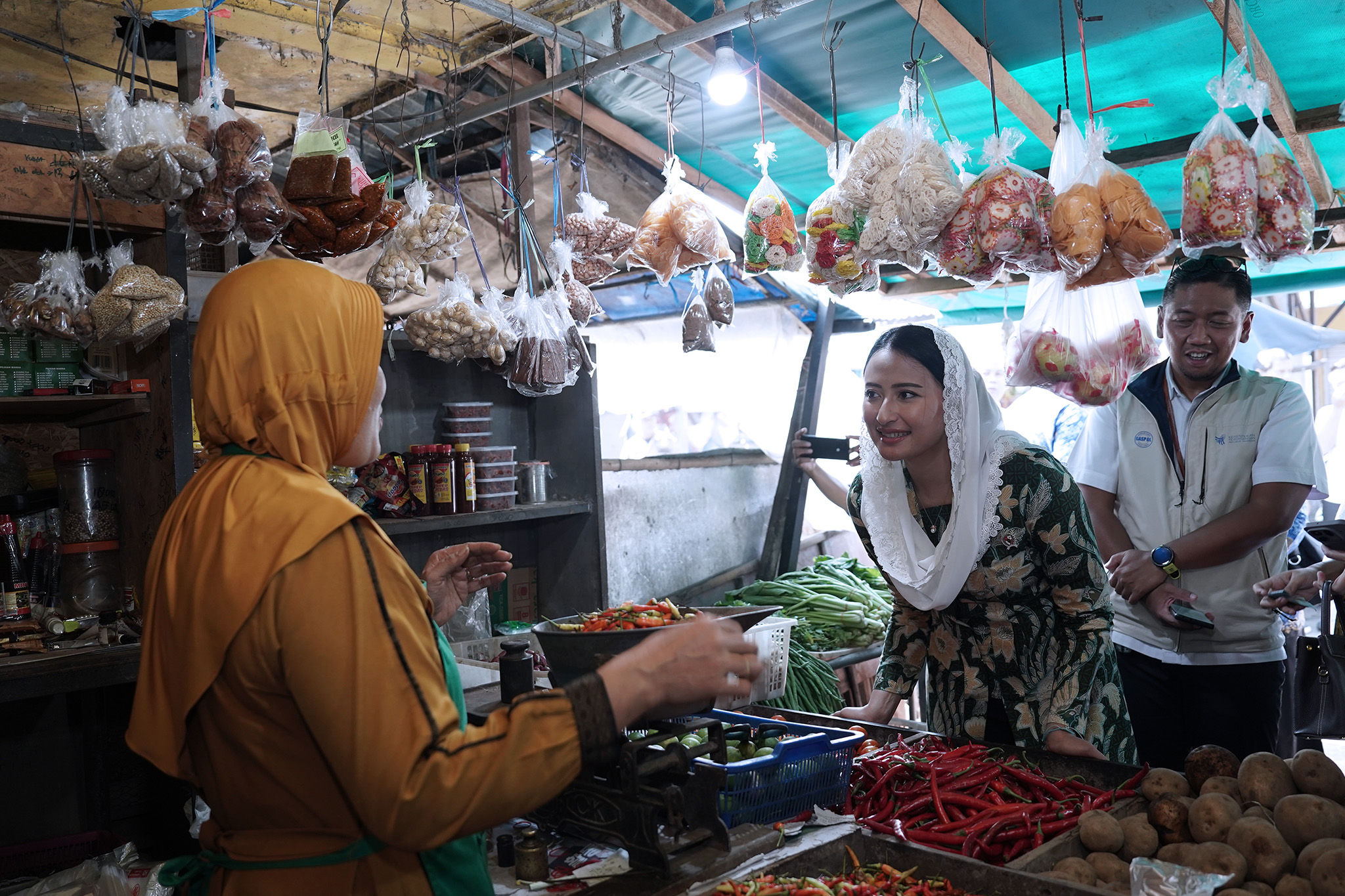 Wamendag Meninjau Pasar Raya Mojosari, Jawa Timur