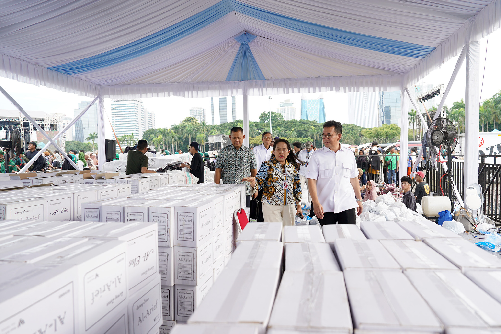 Mendag Meninjau Pasar Murah Untuk Rakyat di Monas Jakarta