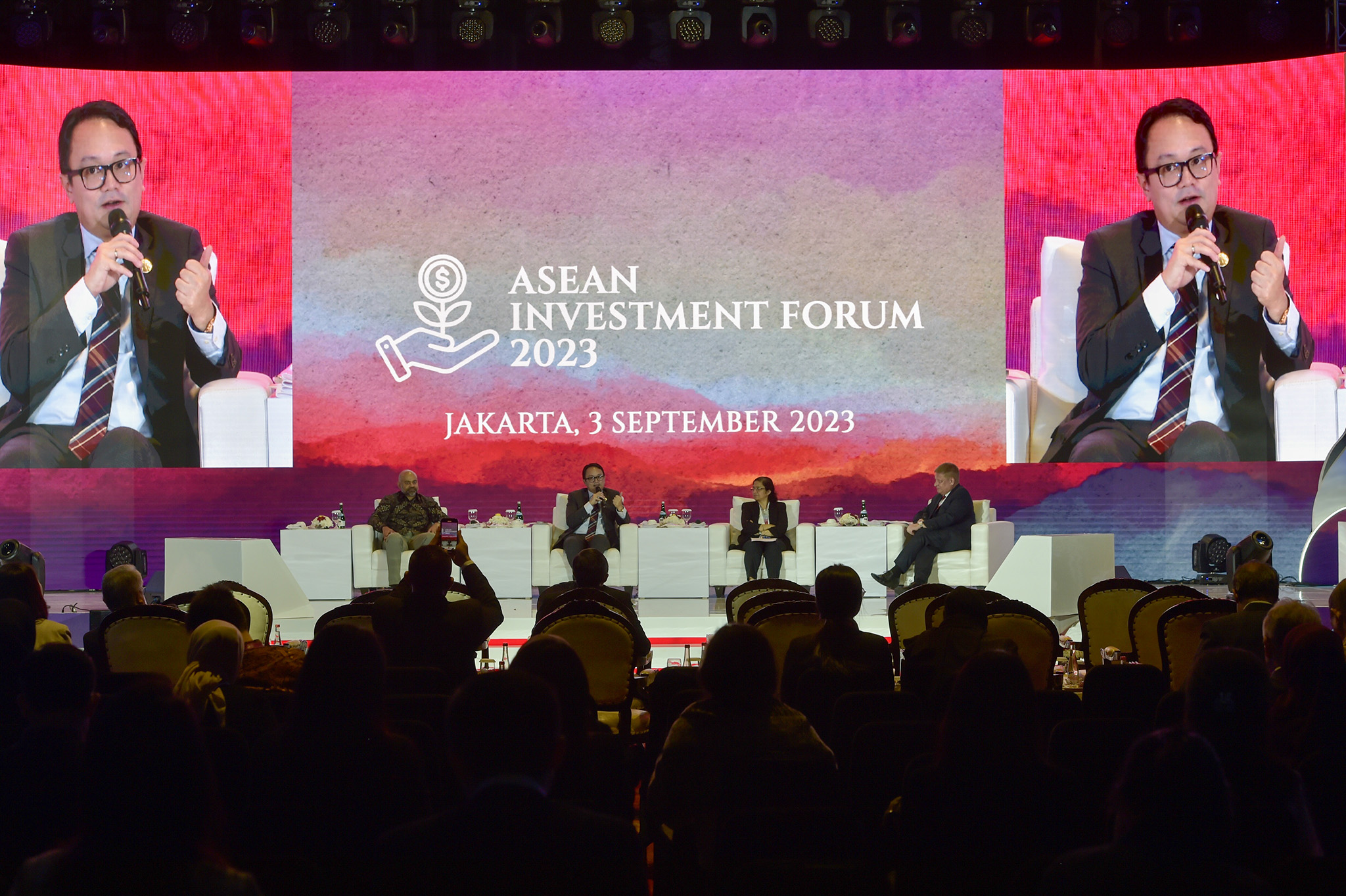 Wakil Menteri Perdagangan RI, Jerry Sambuaga menjadi narasumber dalam ASEAN Investment Forum 2023 yang berlangsung di Jakarta, Minggu (3 Sep).