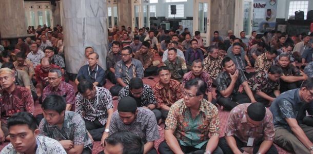 Dalam acara ini, turut hadir Dirjen PKTN, Veri Anggrijono selaku Ketua Masjid Al-Arief. Beliau mengajak para hadirin untuk selalu mensyukuri nikmat yang diberikan oleh Allah SWT, terus bersatu mempererat tali persaudaraan dan solidaritas, serta berjuang membangun dan memajukan perdagangan Indonesia. 