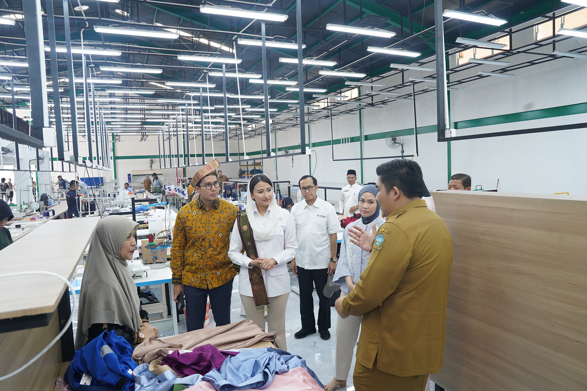 Kunjungi Tiga Industri Strategis, Wamendag Roro Genjot Peningkatan Ekspor dari Kepulauan Riau