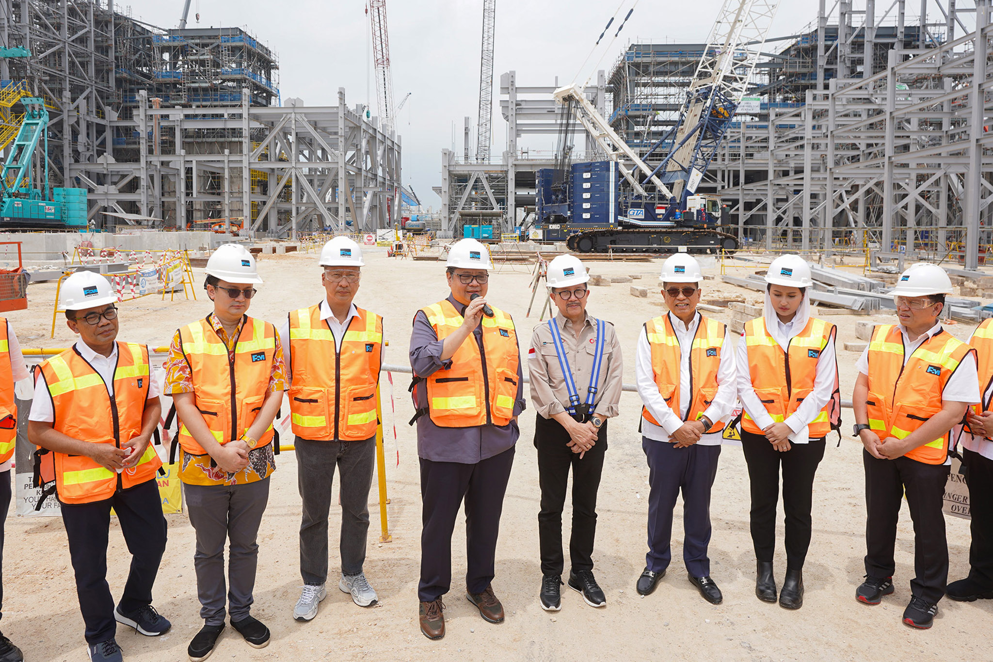 Menko Airlangga mengungkapkan bahwa perkembangan Manyar Smelter Project saat ini telah mencapai 51,7 persen sesuai dengan kurva-S yang telah disetujui pemerintah. Pemerintah optimistis bahwa konstruksi akan rampung tepat waktu pada Desember 2023.