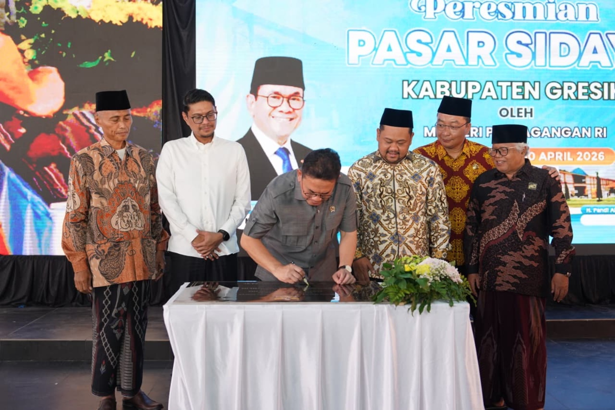Mendag Busan Resmikan Pasar Tematik Industri Sidayu di Gresik: Perkuat Ekonomi Rakyat Berbasis Wisata dan Budaya