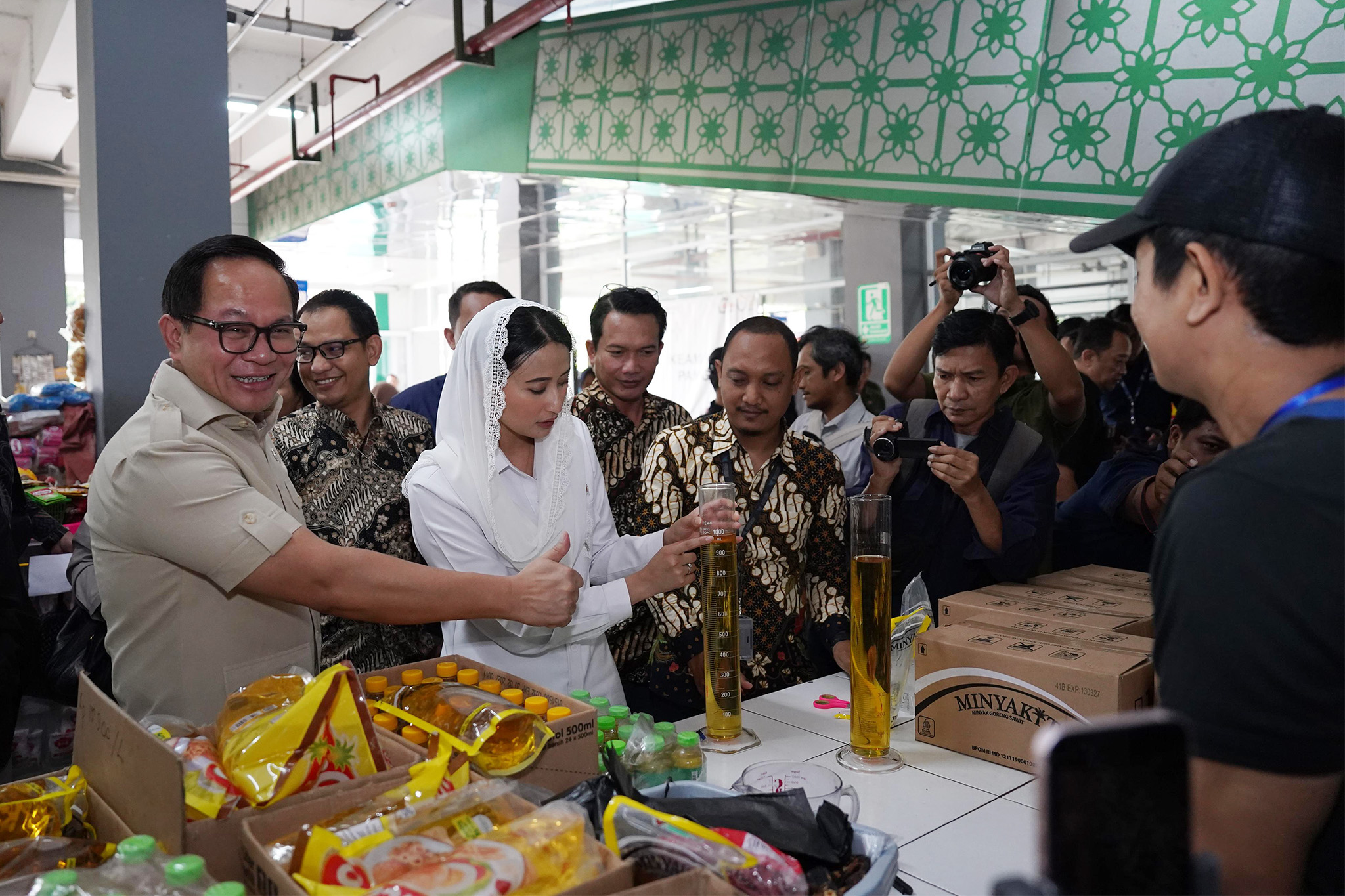 Peninjauan Harga dan Stok Bapok di Pasar Prawirotaman, Yogyakarta