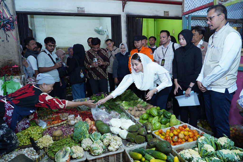 Wamendag Meninjau Pasar Nusukan di Surakarta