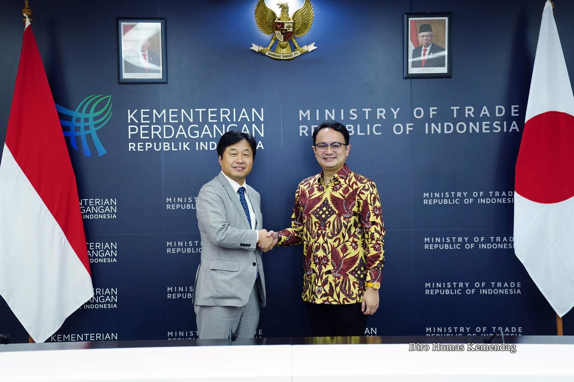 Menteri Perdagangan dan Ancaman Impor Ilegal yang Merajalela di Platform Online