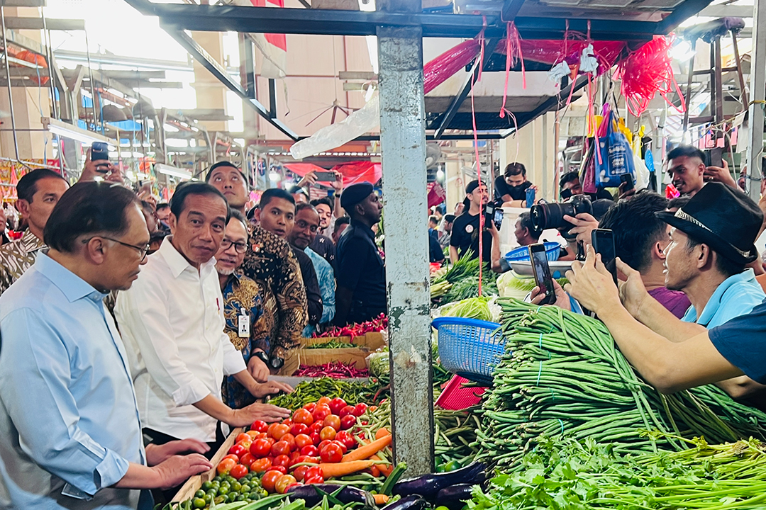 Mendag Zulkifli Hasan menyatakan, Kementerian Perdagangan mengapresiasi pedagang di Pasar Chow Kit yang memasarkan produk-produk Indonesia.