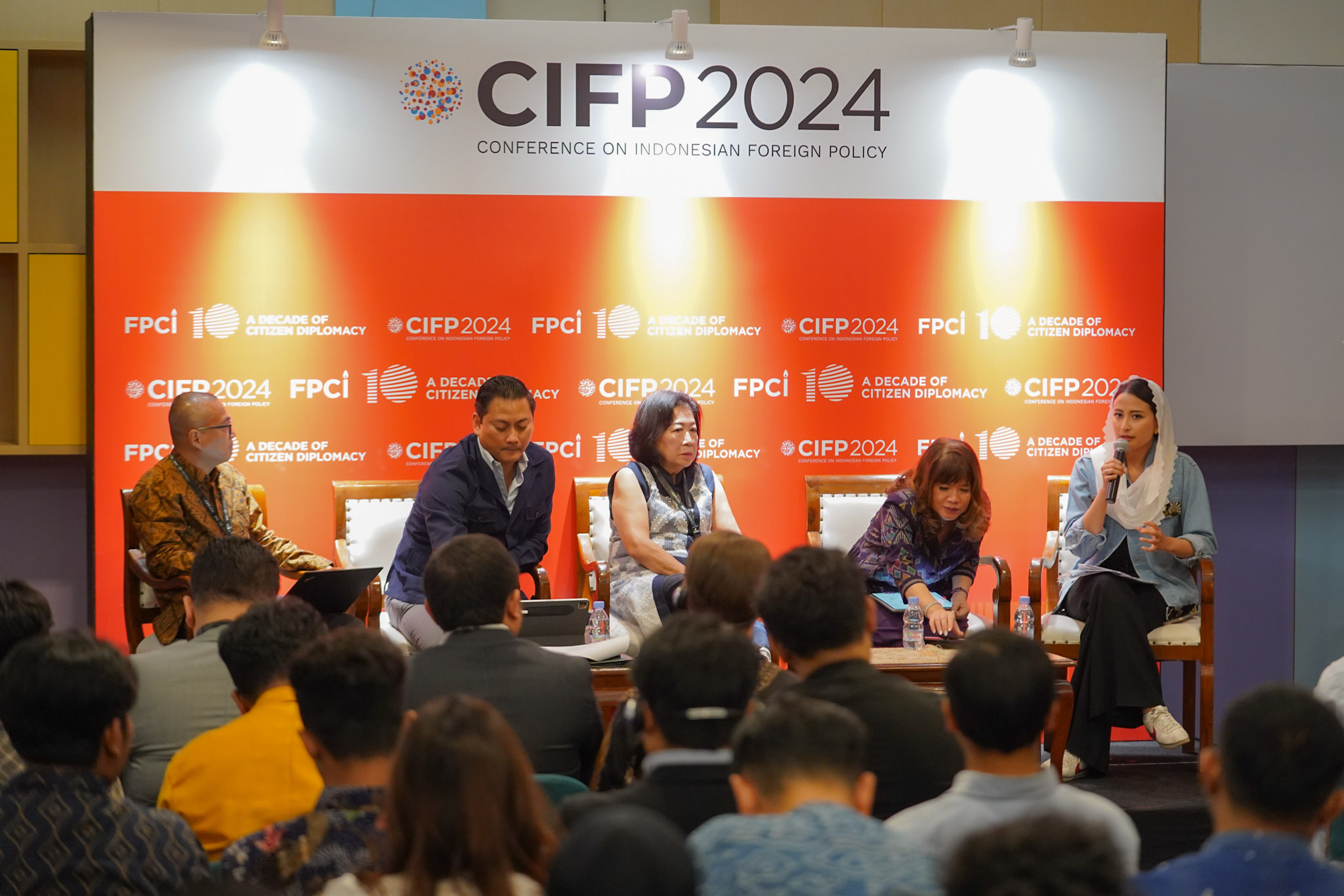 Perdagangan Indonesia di Tengah Gejolak Global: Peluang dan Tantangan Menuju Ketahanan Ekonomi Perdagangan Indonesia di Tengah Gejolak Global: Peluang dan Tantangan Menuju Ketahanan Ekonomi