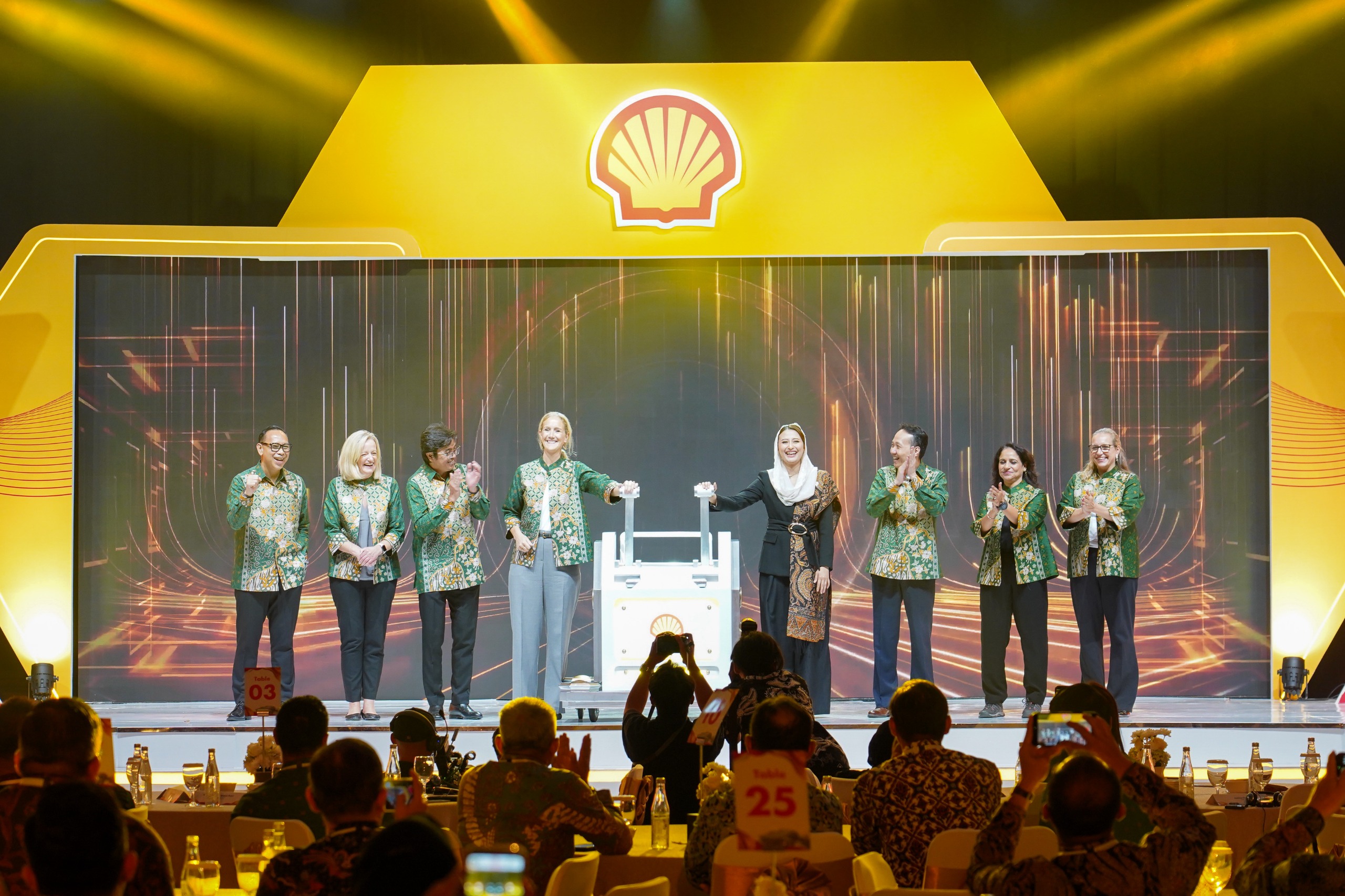 Wamendag pada Peluncuran Pabrik Pelumas Shell Indonesia