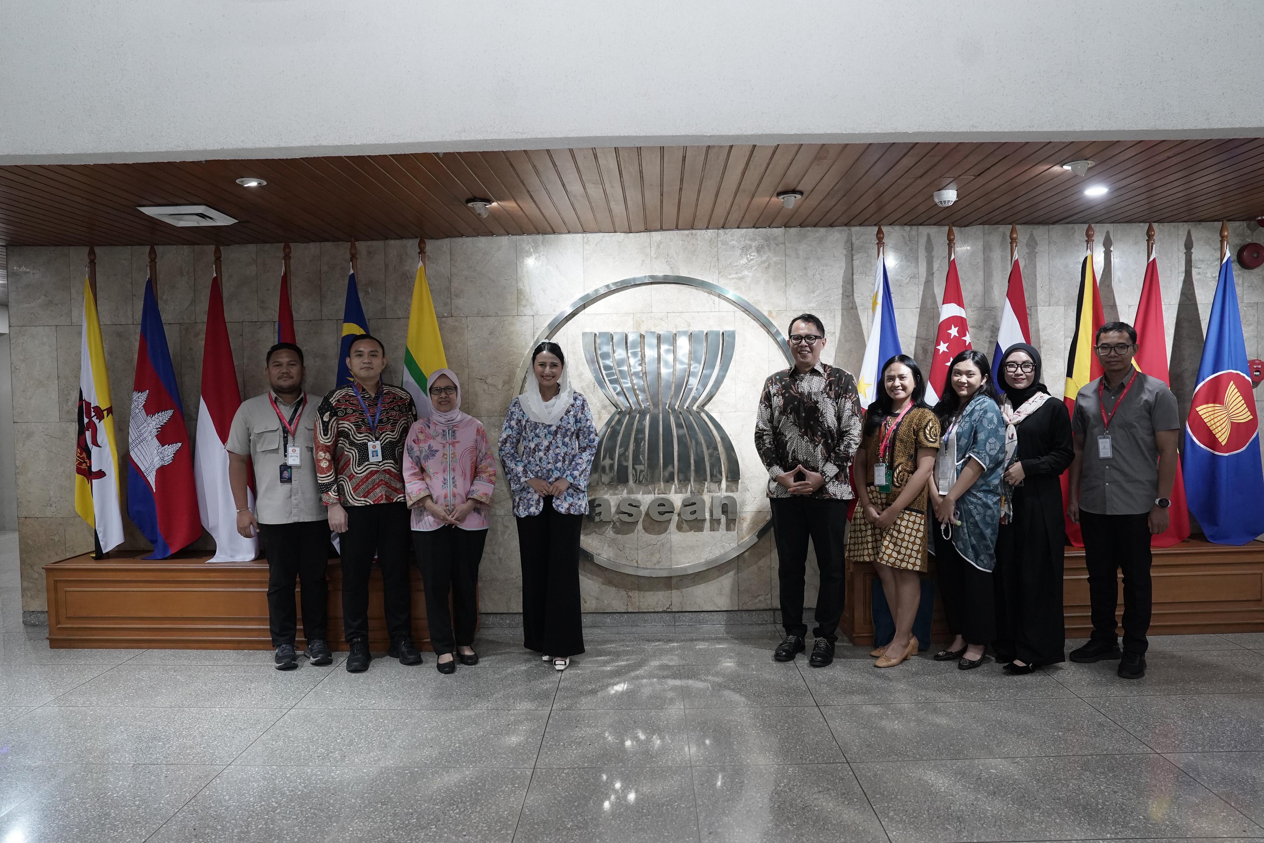Pada pertemuan ini, Wamendag RI didampingi oleh Direktur Perundingan ASEAN Kemendag, Nugraheni Prasetya Hastuti.