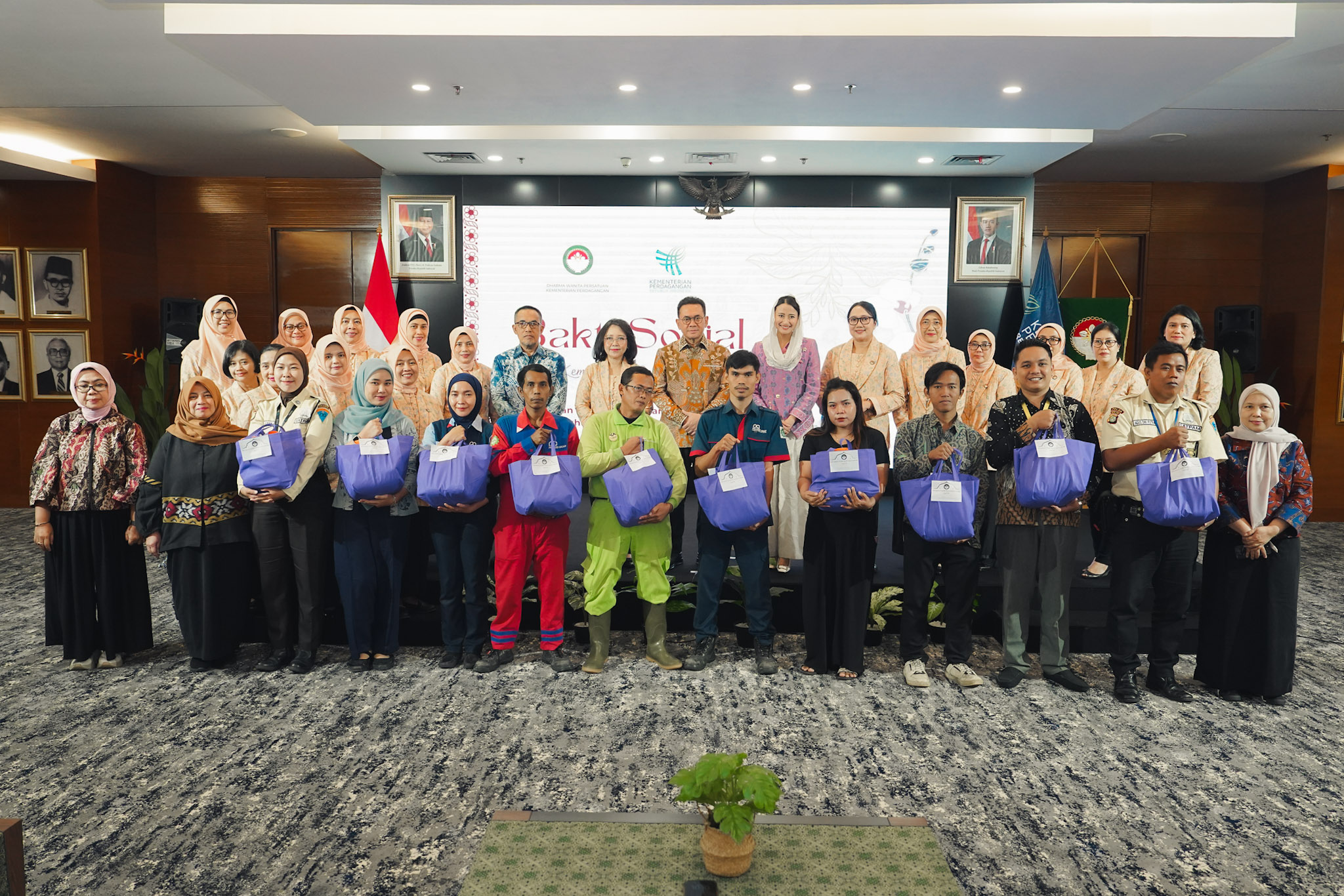 DWP Kemendag Gelar Bakti Sosial di Lingkungan Kementerian Perdagangan