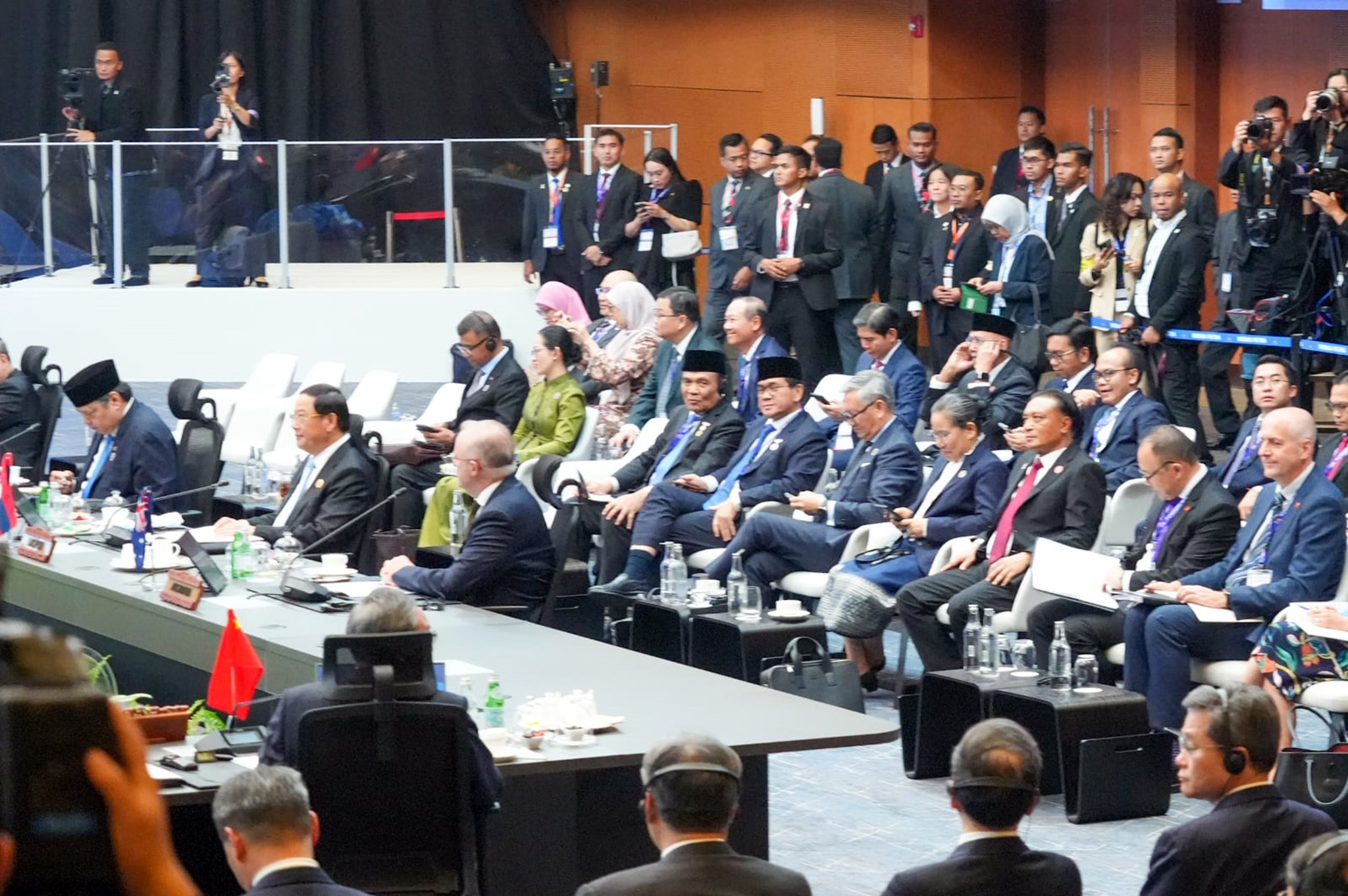 Mendag juga mengungkapkan bahwa RCEP menjadi wadah kerja sama yang adaptif terhadap dinamika global dan bermanfaat bagi masyarakat di kawasan Asia Timur dan Pasifik. Untuk mendukung implementasi yang efektif, para Pemimpin Negara Anggota RCEP menyoroti pentingnya monitoring dan persiapan reviu Perjanjian RCEP pada 2027.