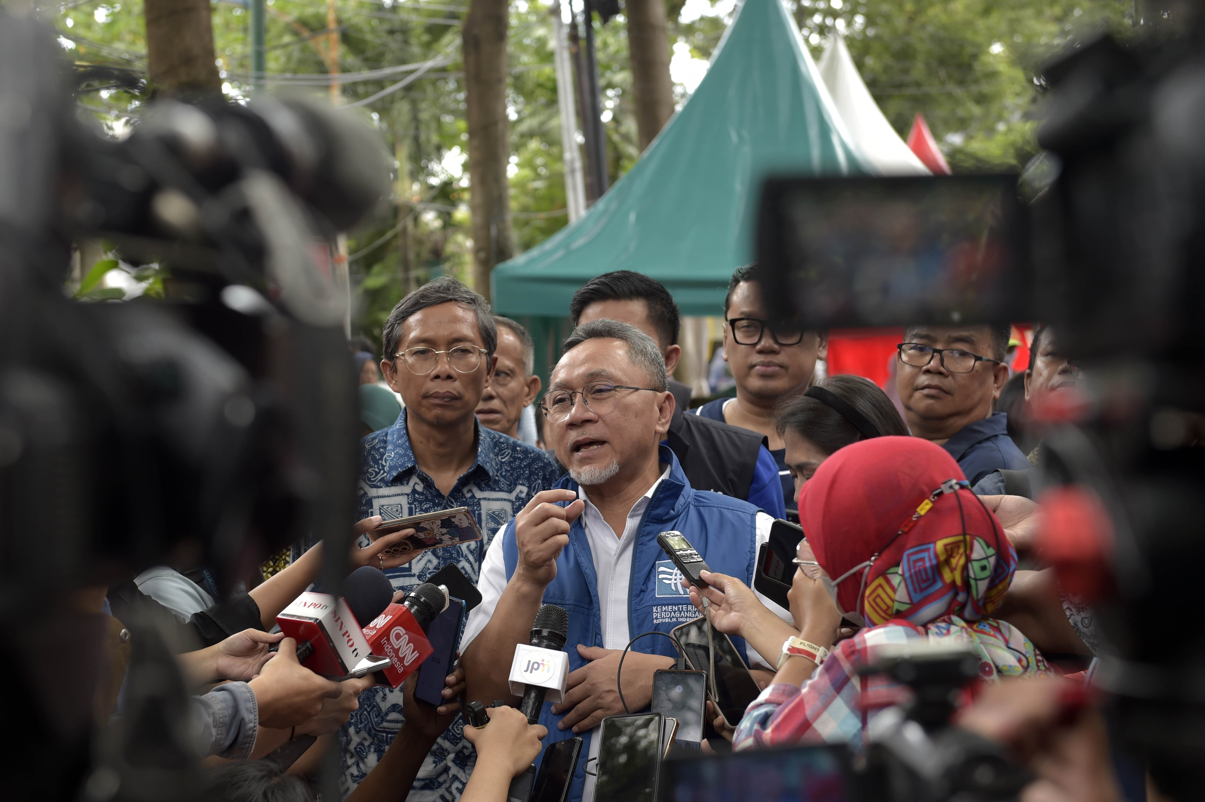 Mendag Hadiri Bazar Ramadan 2023 di Kecamatan Kebayoran Baru
