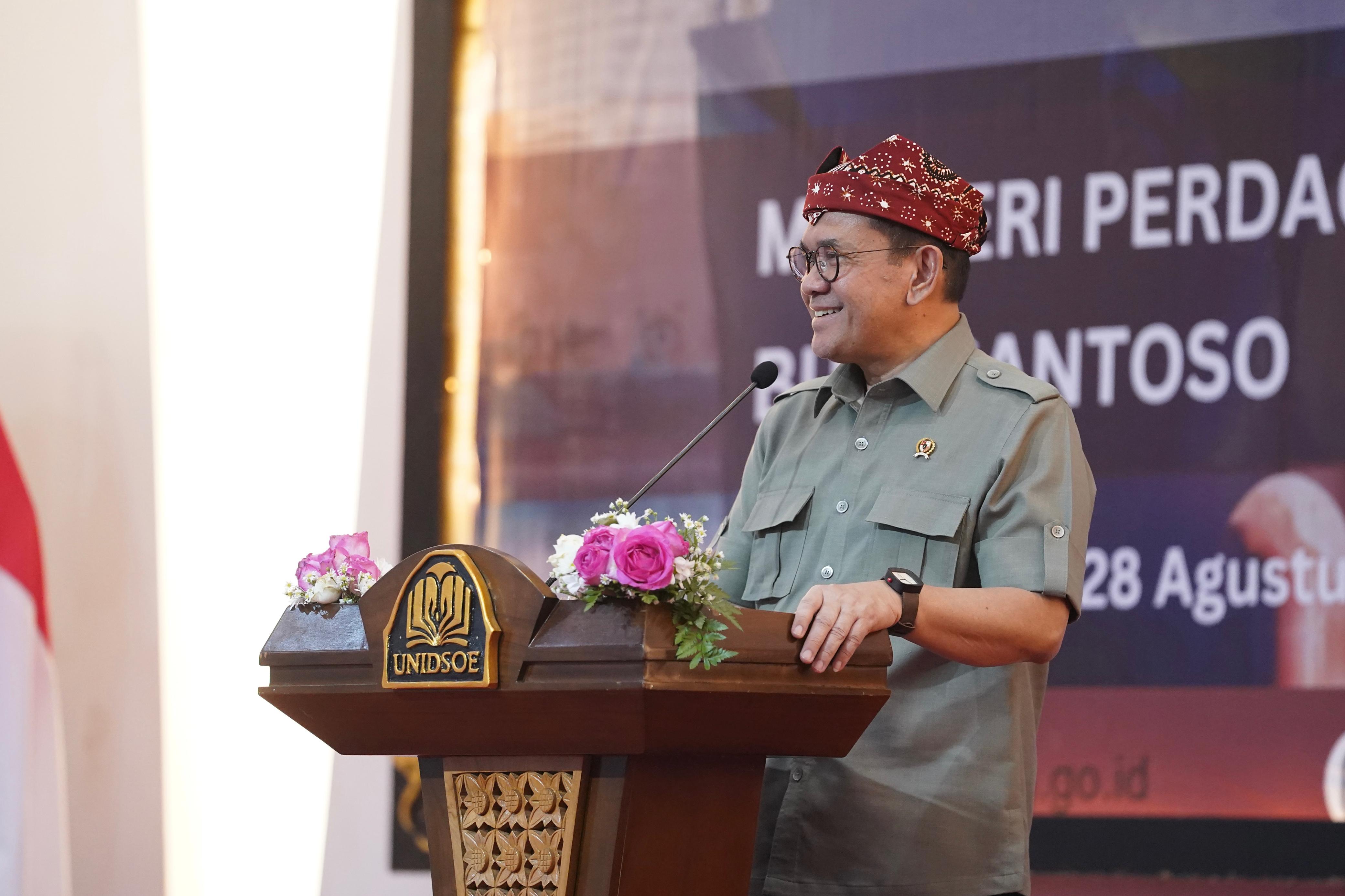 Beri Kuliah Umum di UNIDSOE Banyuwangi, Mendag Busan Ajak Mahasiswa Coba Berwirausaha