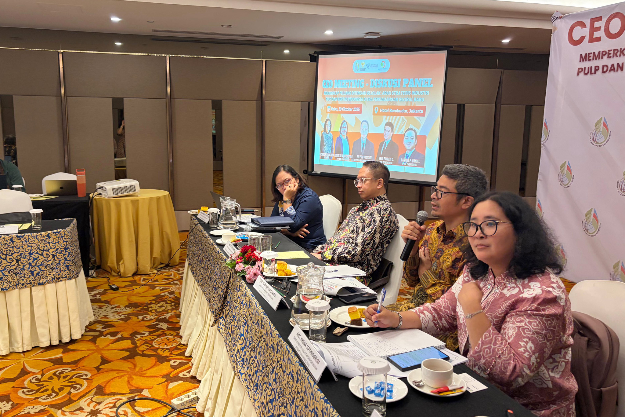 Forum ini diharapkan menjadi wadah kolaborasi untuk merumuskan langkah nyata dalam menyikapi tantangan ekonomi global dan domestik, serta mengoptimalkan peluang dari berbagai perjanjian perdagangan internasional guna meningkatkan daya saing, keberlanjutan, dan kontribusi sektor industri pulp dan kertas terhadap perekonomian nasional.