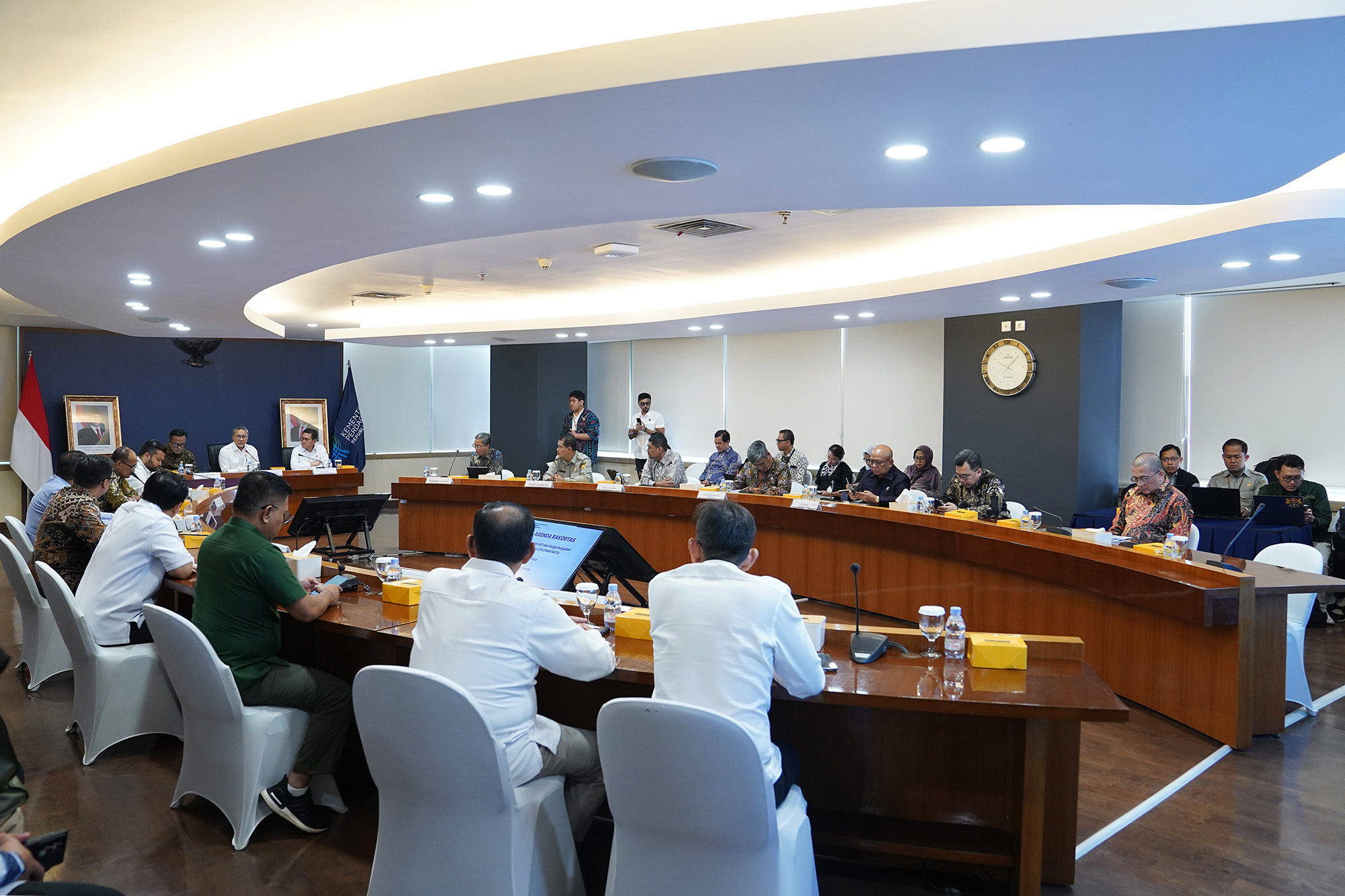 Rapat Koordinasi Terbatas Terkait Penyesuaian Harga Eceran Tertinggi (HET) MINYAKITA