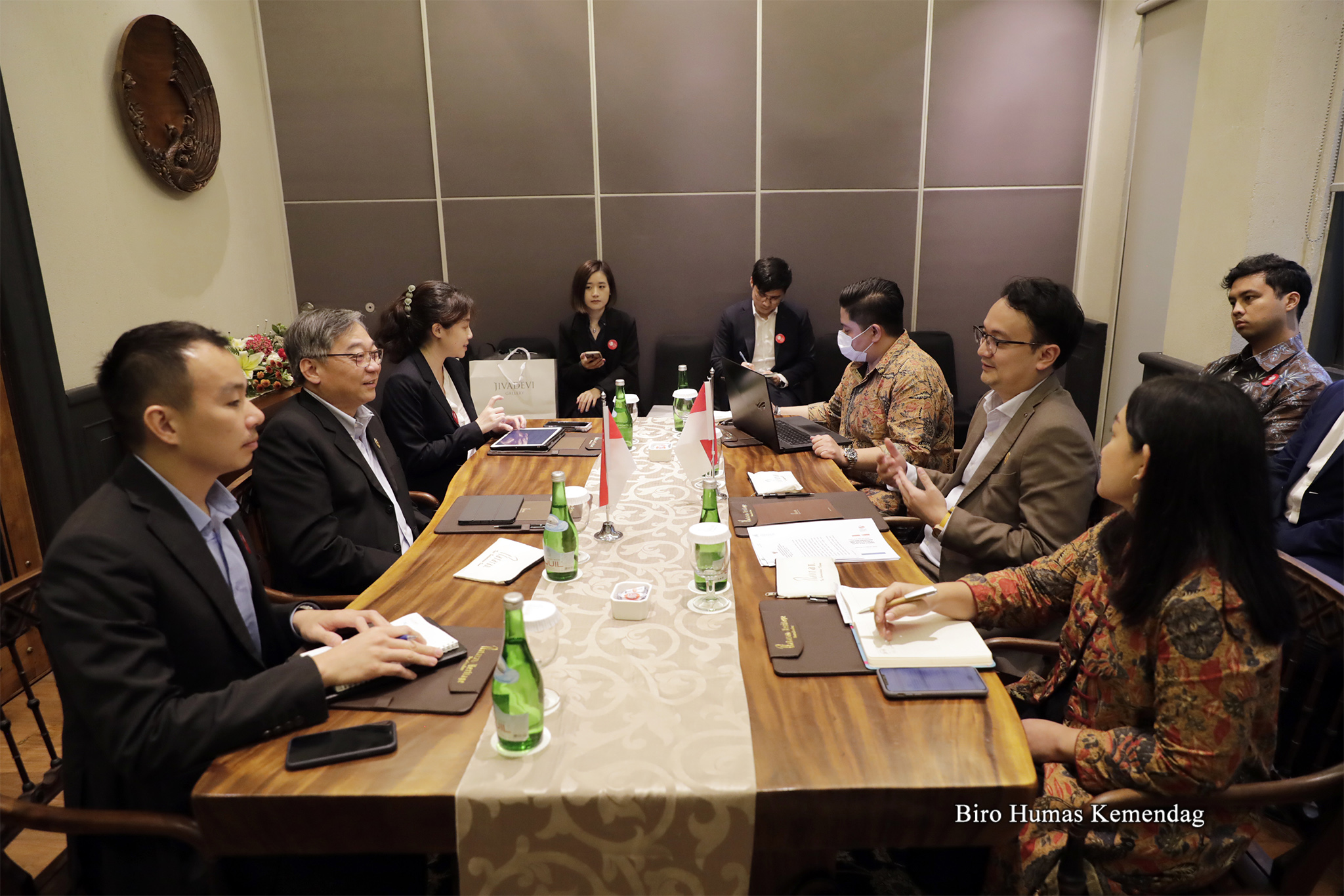 Pertemuan Bilateral Wamendag RI dengan Menteri Perdagangan dan Perindustrian Singapura