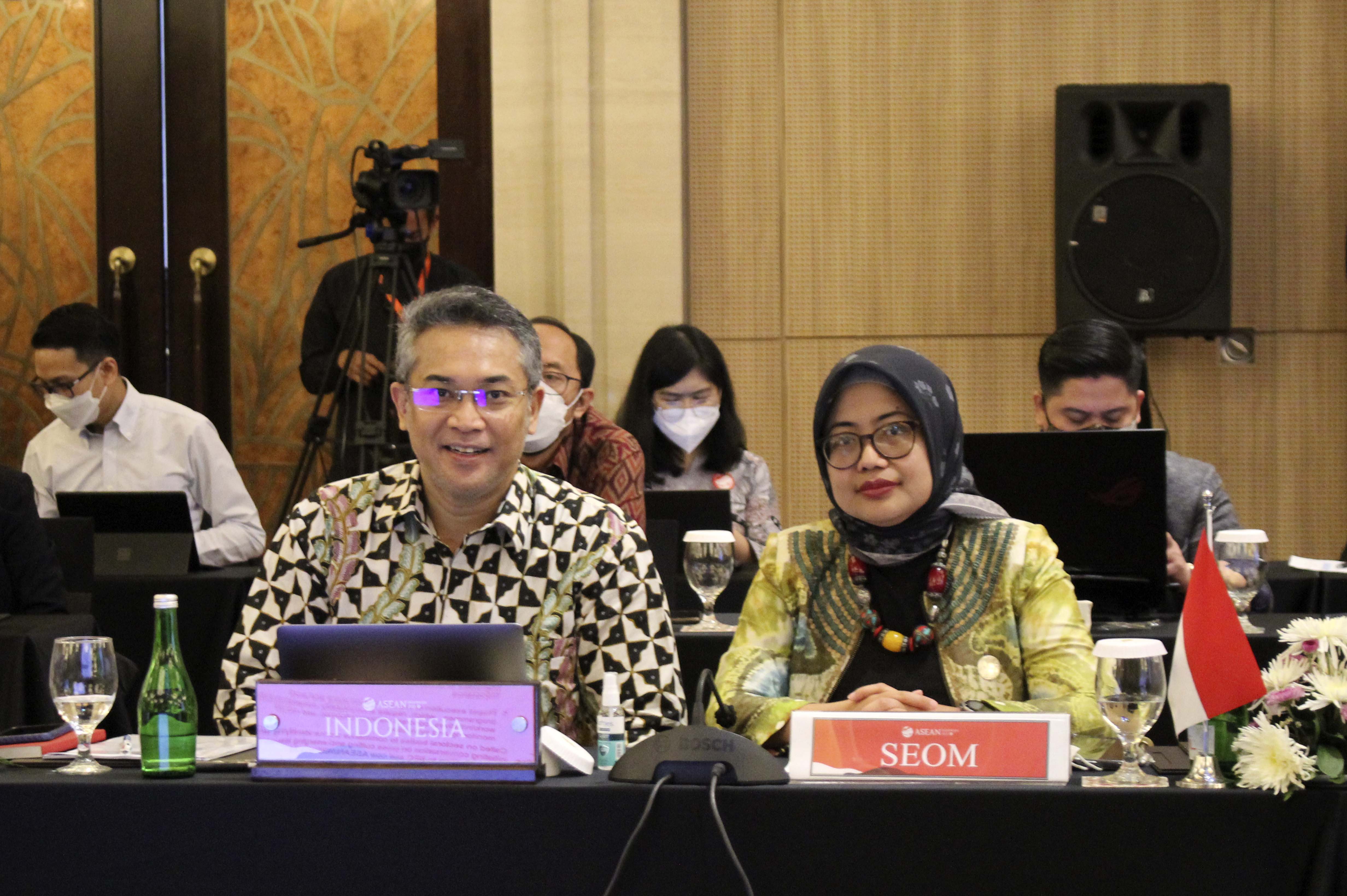 the-14th-meeting-of-the-committee-of-the-whole-for-the-asean-economic-community