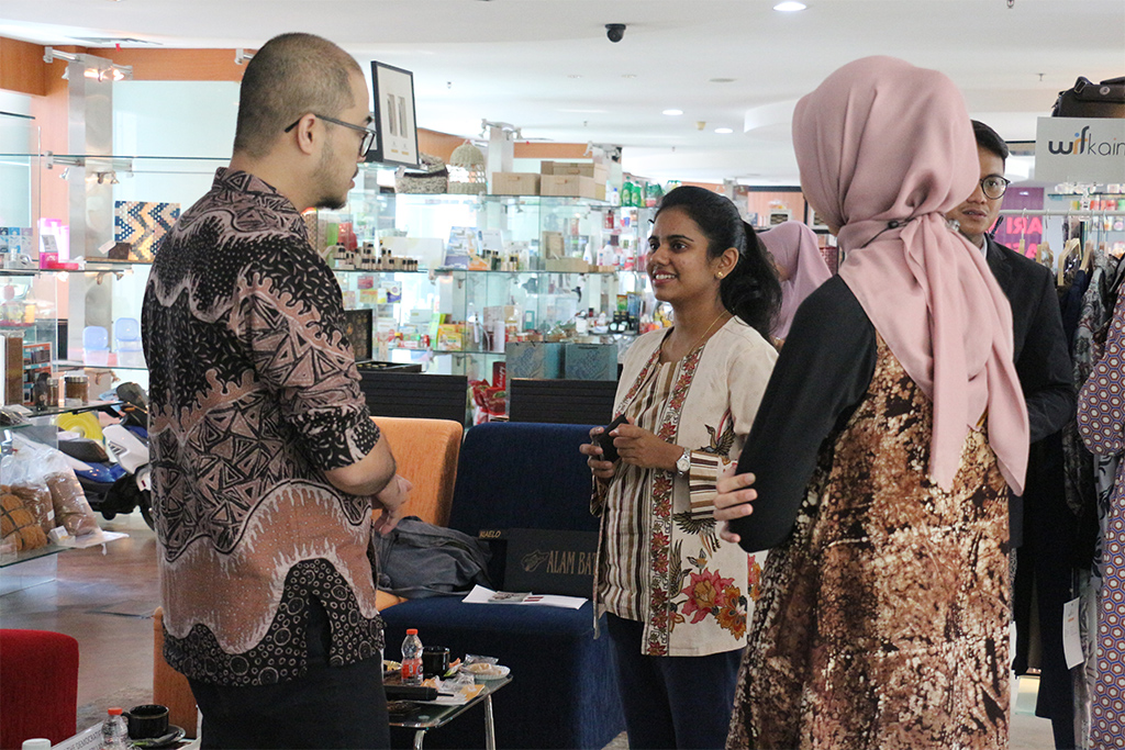 Resepsi bisnis diselenggarakan secara reguler setiap minggu untuk mempromosikan produk ekspor Indonesia dari anggota PTE kepada perwakilan negara sahabat dan perdagangan asing di Indonesia.