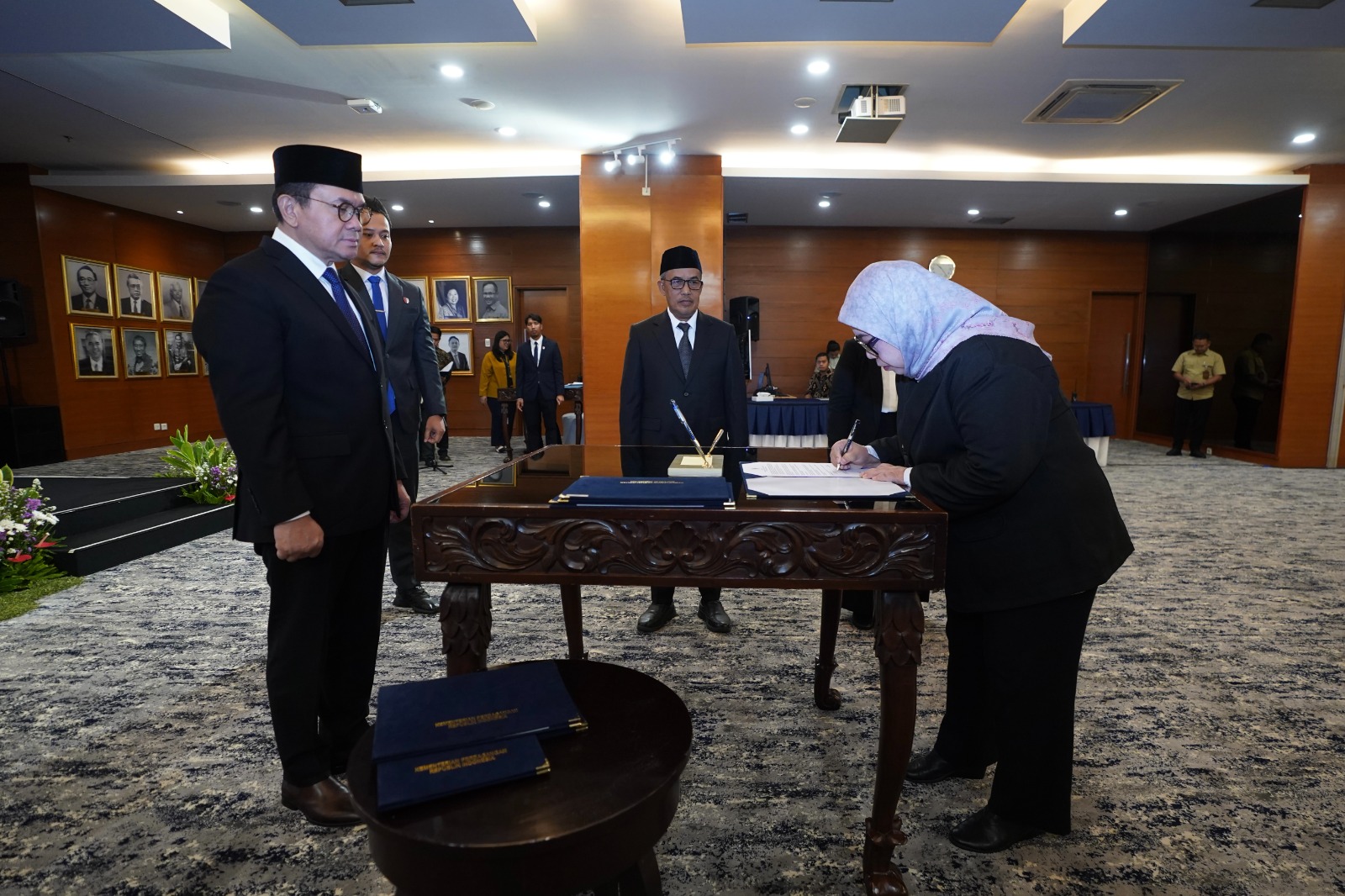 Lantik Tiga Pejabat Kemendag, Mendag Busan: Berikan Solusi Terbaik untuk Kemajuan Bangsa