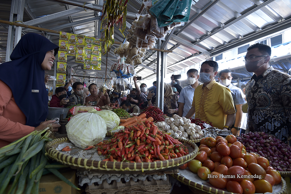 Wamendag Meninjau Pasar Lama Serang