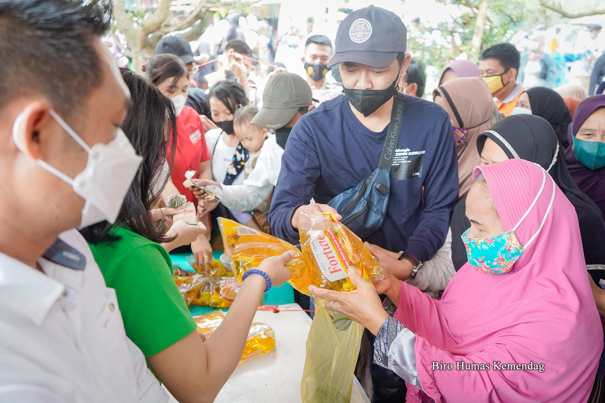 Operasi Pasar Minyak Goreng di Palembang, Sumatra Selatan | Kementerian