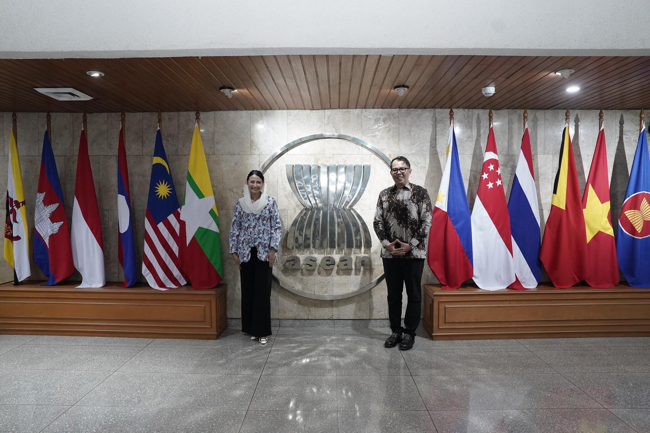 Wakil Menteri Perdagangan RI, Dyah Roro Esti melakukan pertemuan dengan Direktur Eksekutif Regional Comprehensive Economic Partnership Support Unit (RSU), Taufiq Arfi Wargadalam yang berlangsung di Kantor Sekretariat ASEAN Jakarta, Kamis (30 Okt).