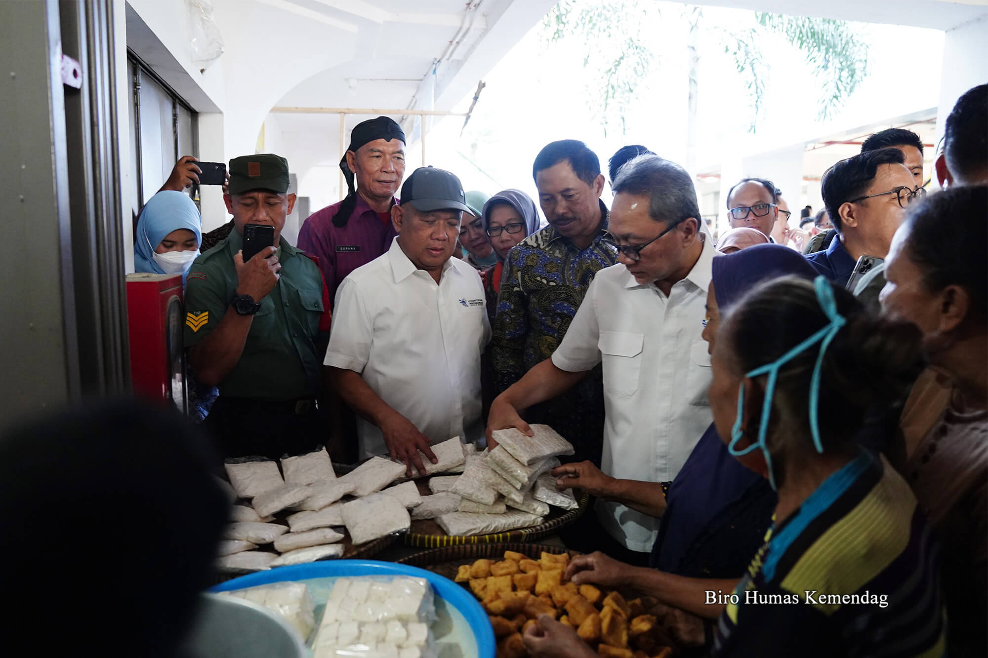 Mendag Kunjungi Pasar Johar, Semarang