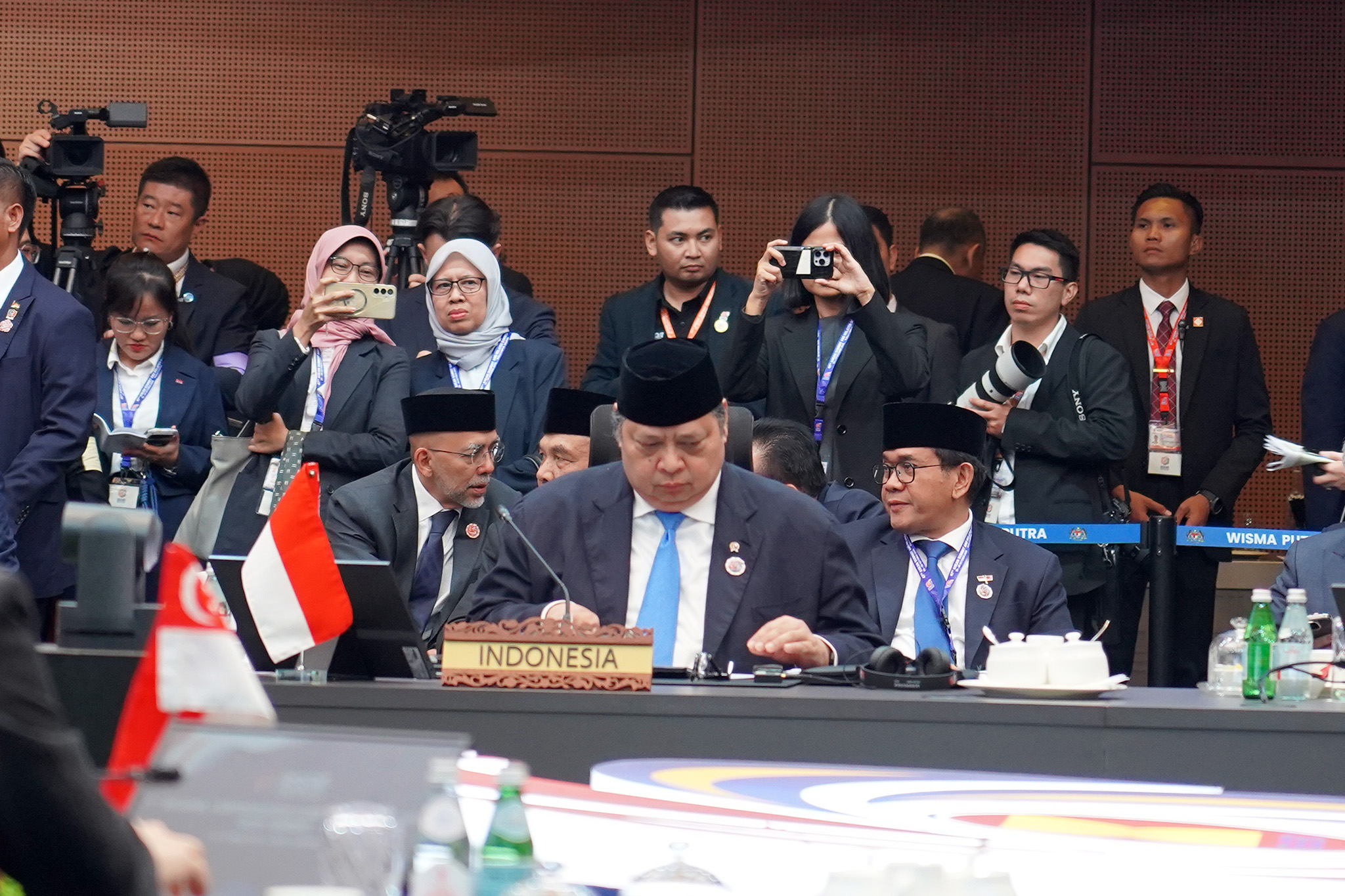 Mendag menambahkan, pertemuan ini menegaskan kembali sentralitas ASEAN dalam mendorong integrasi ekonomi regional yang terbuka, inklusif, dan saling menguntungkan.