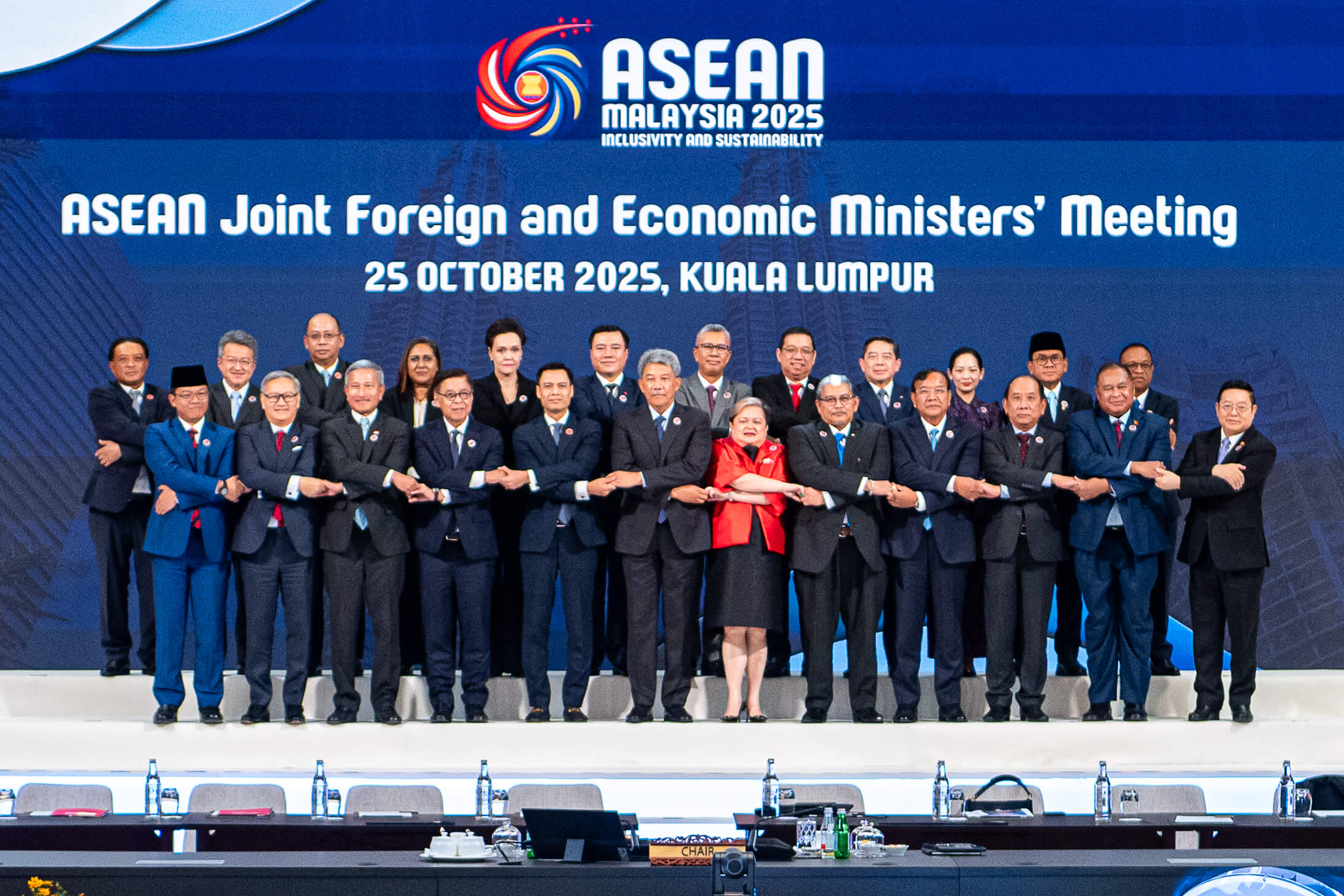 Menteri Perdagangan RI, Budi Santoso menghadiri Pertemuan Menteri Luar Negeri dan Menteri Ekonomi ASEAN (ASEAN Joint Foreign and Economic Ministers Meeting) yang berlangsung di Kuala Lumpur, Malaysia, Sabtu (25 Okt). Pertemuan tersebut merupakan rangkaian kegiatan KTT ASEAN ke-47 yang berlangsung pada 25–28 Oktober 2025.