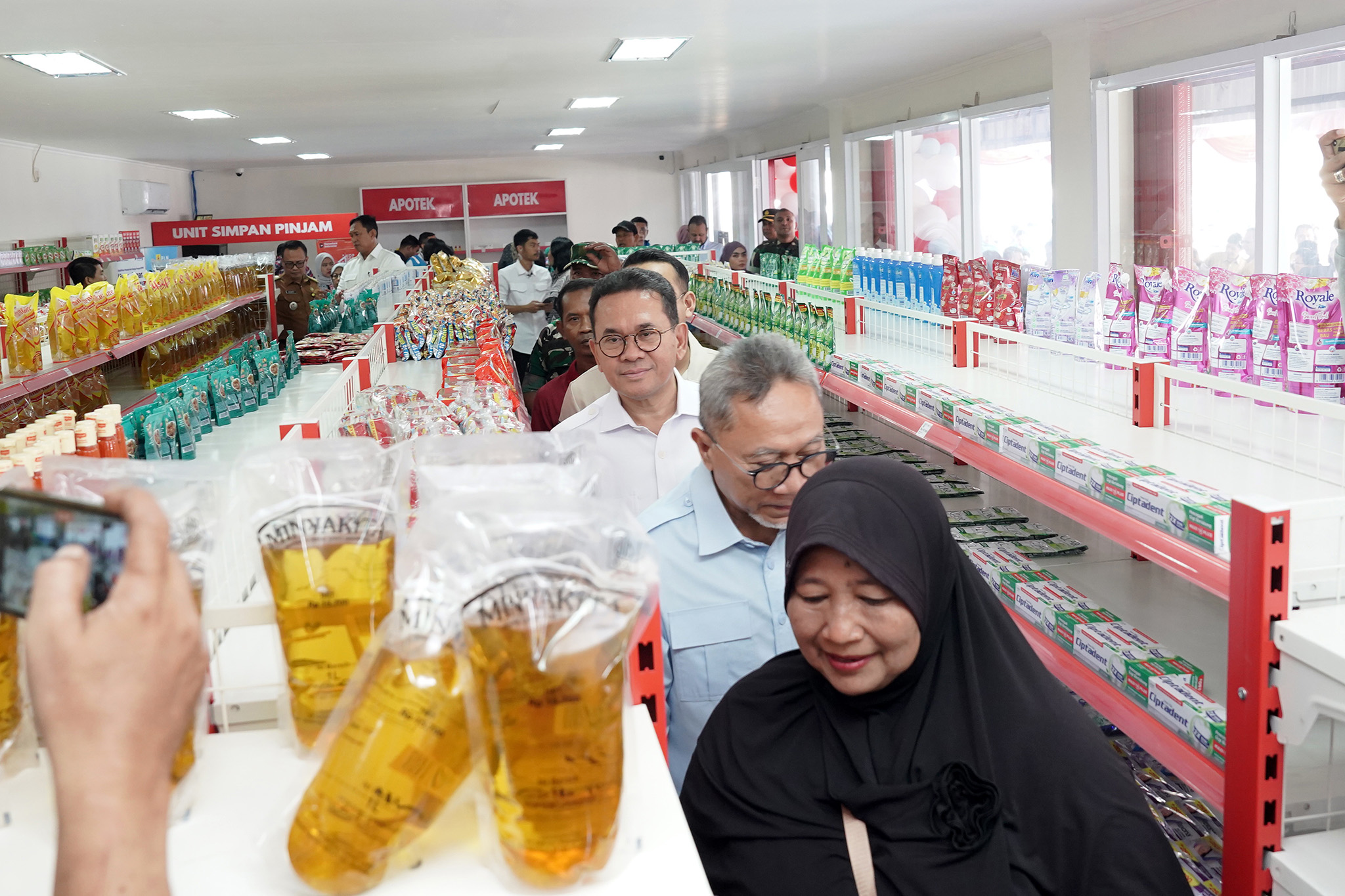 Pantau Berjalannya Koperasi Merah Putih di Sukoharjo, Mendag Busan dan Menko Zulhas Turun Lapangan Bersama
