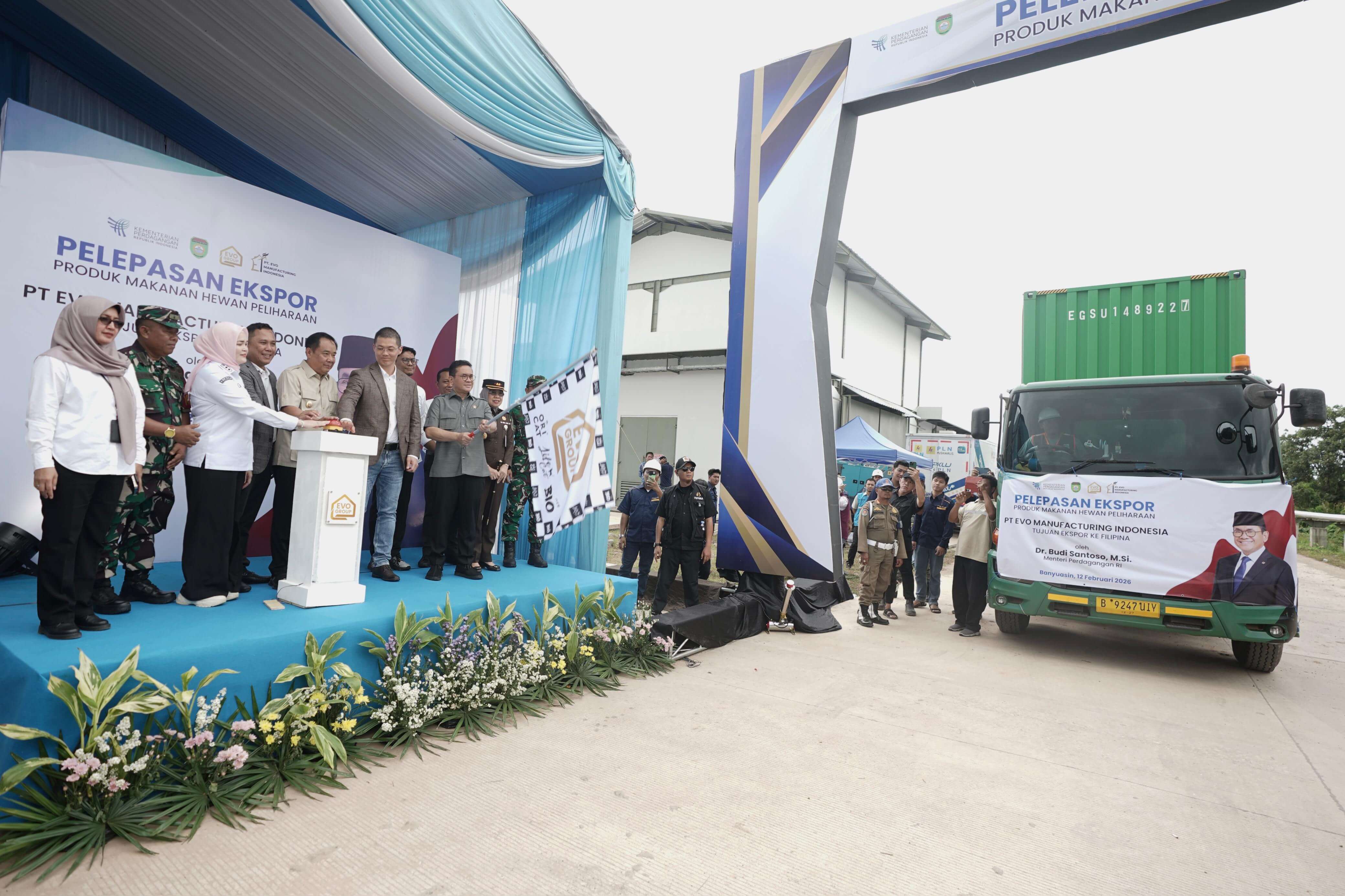 Makin Kompetitif di Pasar Global,  Pet Food Palembang Ekspor Perdana ke Filipina