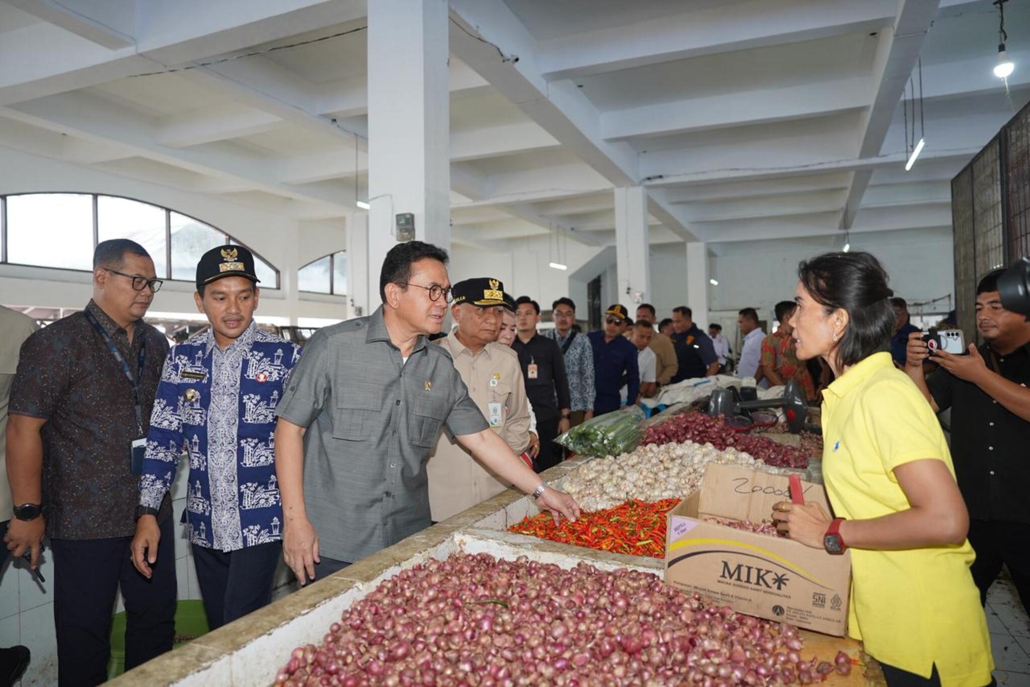 Pastikan Pemulihan Pasar di Tebing Tinggi Pascabencana, Mendag Busan: Perdagangan Kembali Normal dan Harga Bapok Stabil