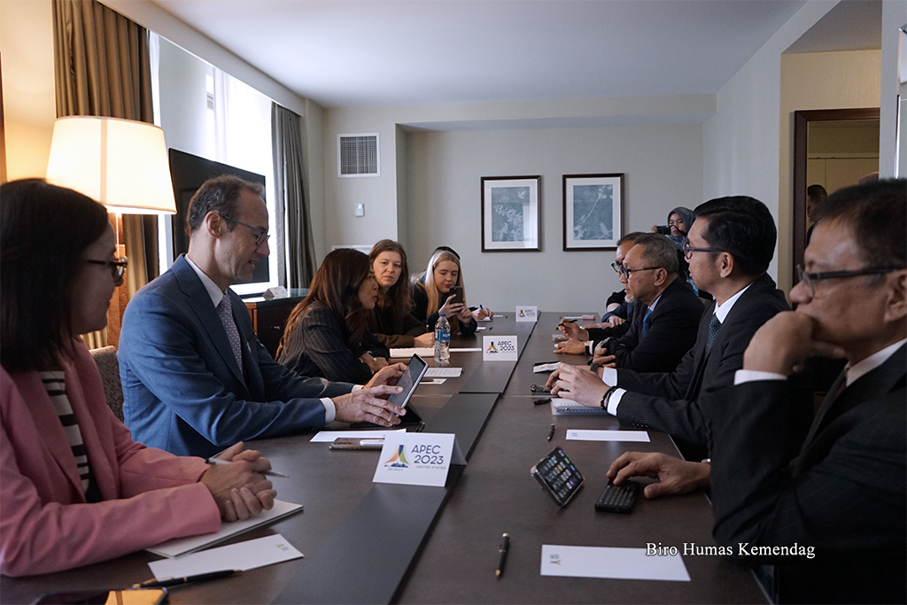 Pertemuan tersebut membahas tentang perkembangan perjanjian Indonesia-Canada Comprehensive Economic Partnership Agreement (ICA-CEPA). Indonesia dan Kanada telah menyelesaikan perundingan putaran keempat ICA-CEPA pada 20–24 Februari 2023 di Bandung. Kedua negara pun saat ini bersiap untuk menyelenggarakan putaran kelima perundingan ICA-CEPA pada akhir Mei 2023 di Ottawa, Kanada.