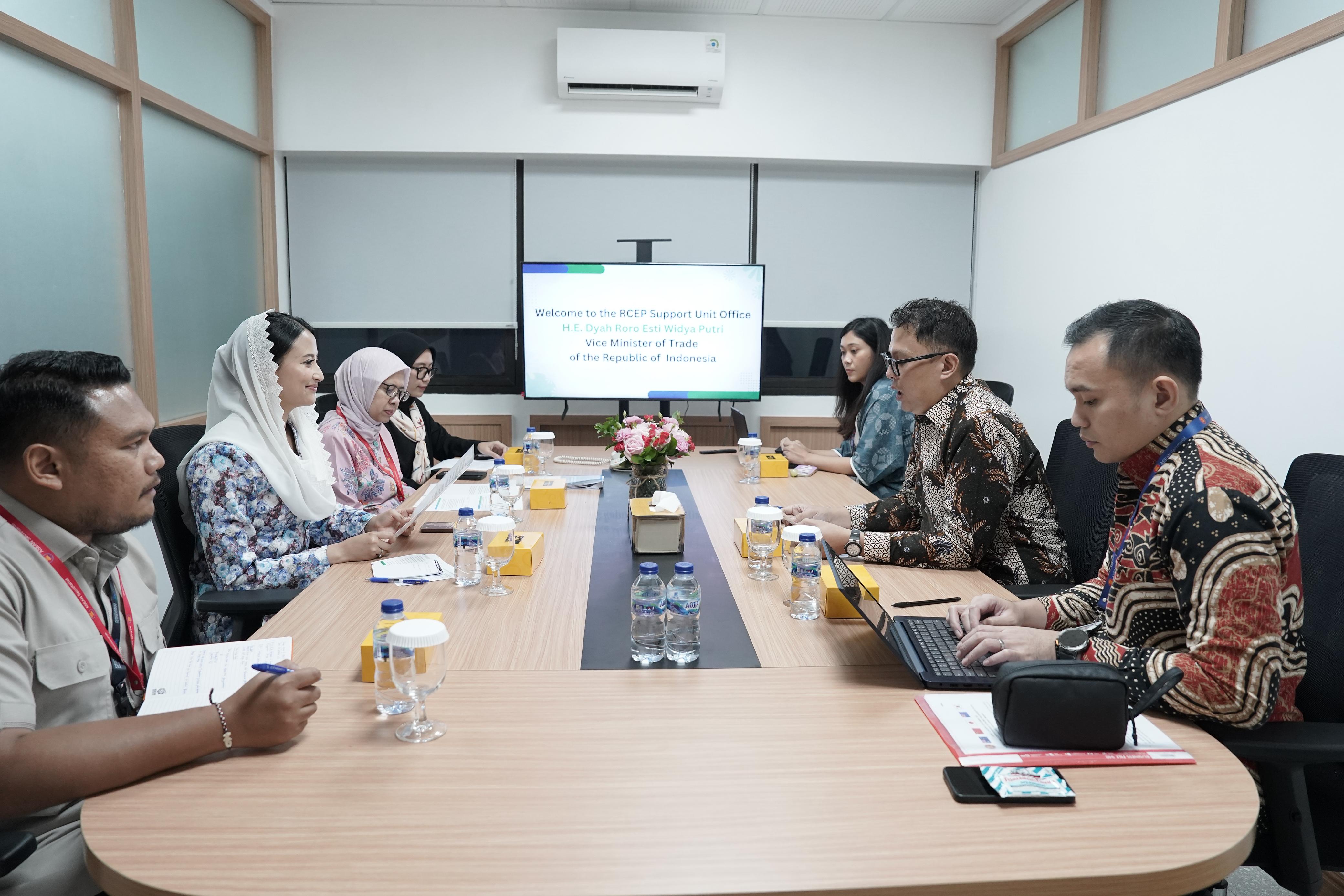 Pertemuan ini membahas perkembangan isu dalam implementasi RCEP.