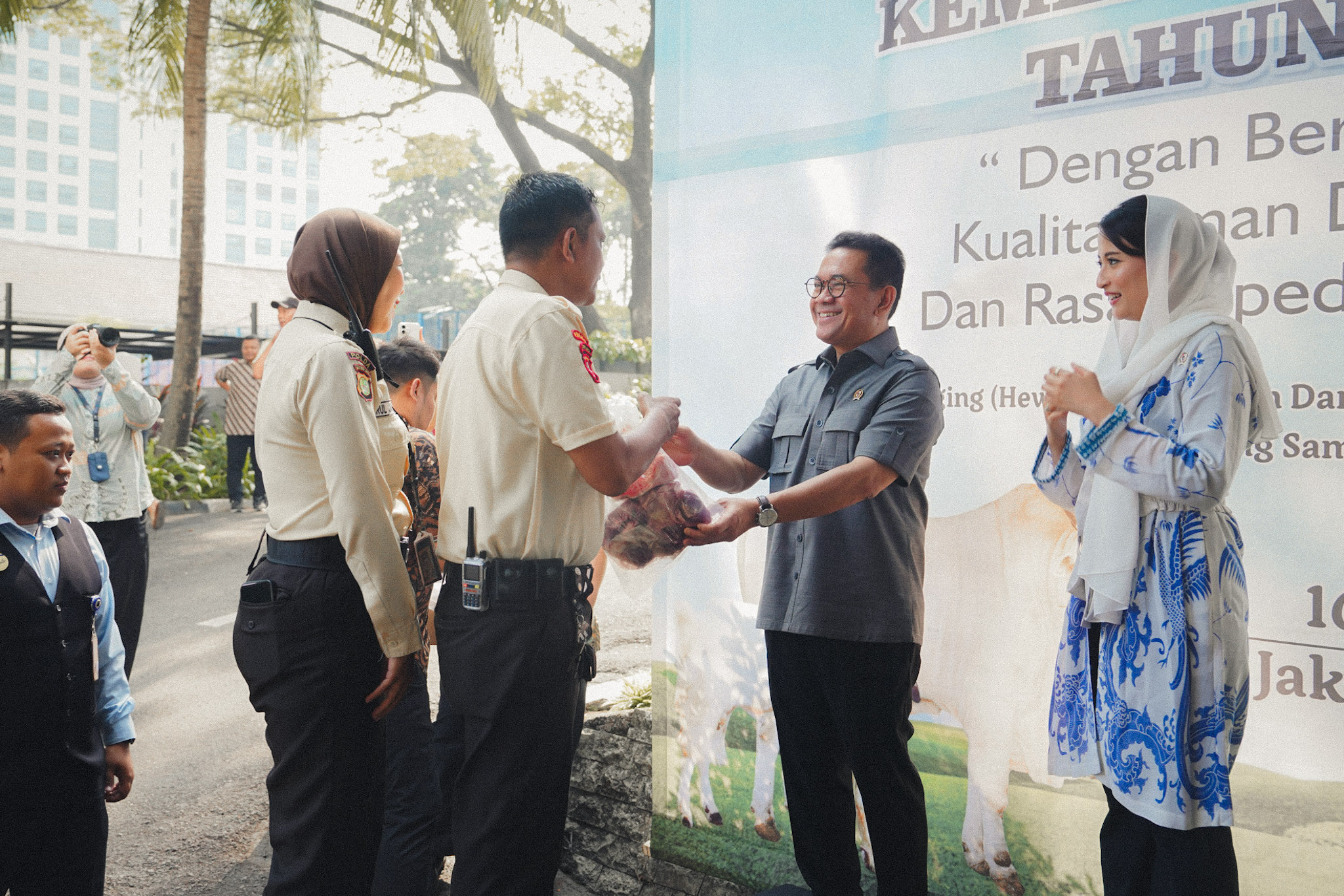 Penyerahan Daging Kurban Iduladha 1447 H di Lingkungan Kementerian Perdagangan